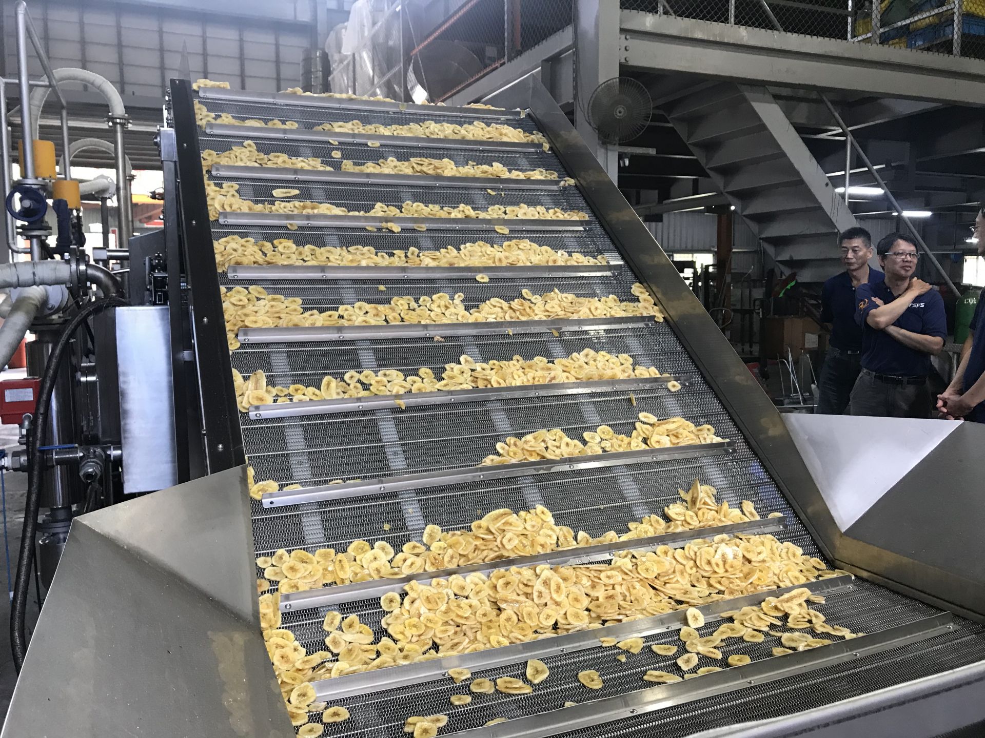 Proces produkcji obtoczonej w cukrze chipsów bananowych